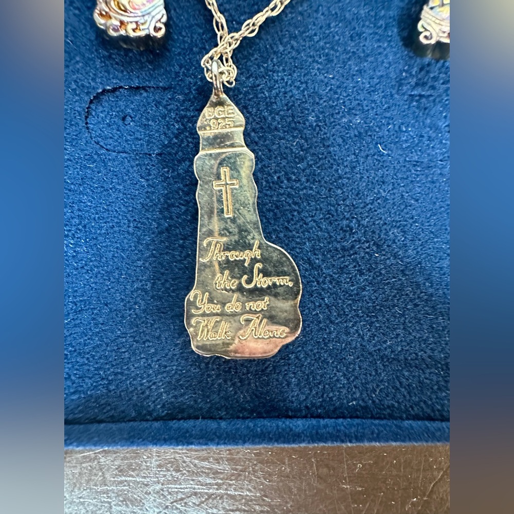 Bradford Exchange "Light of Hope" diamond lighthouse necklace matching earrings - Picture 6 of 8